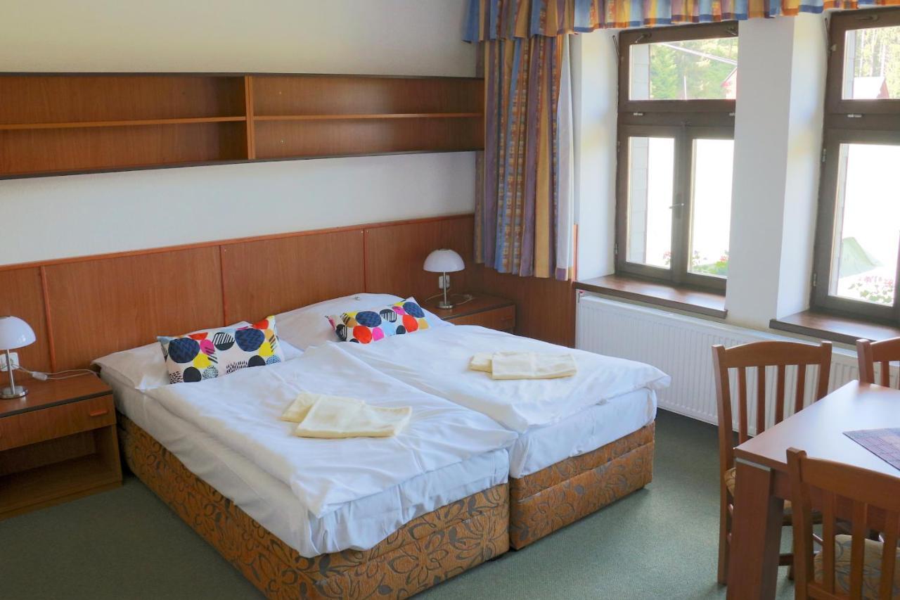Hotel Maredis Kořenov Екстериор снимка