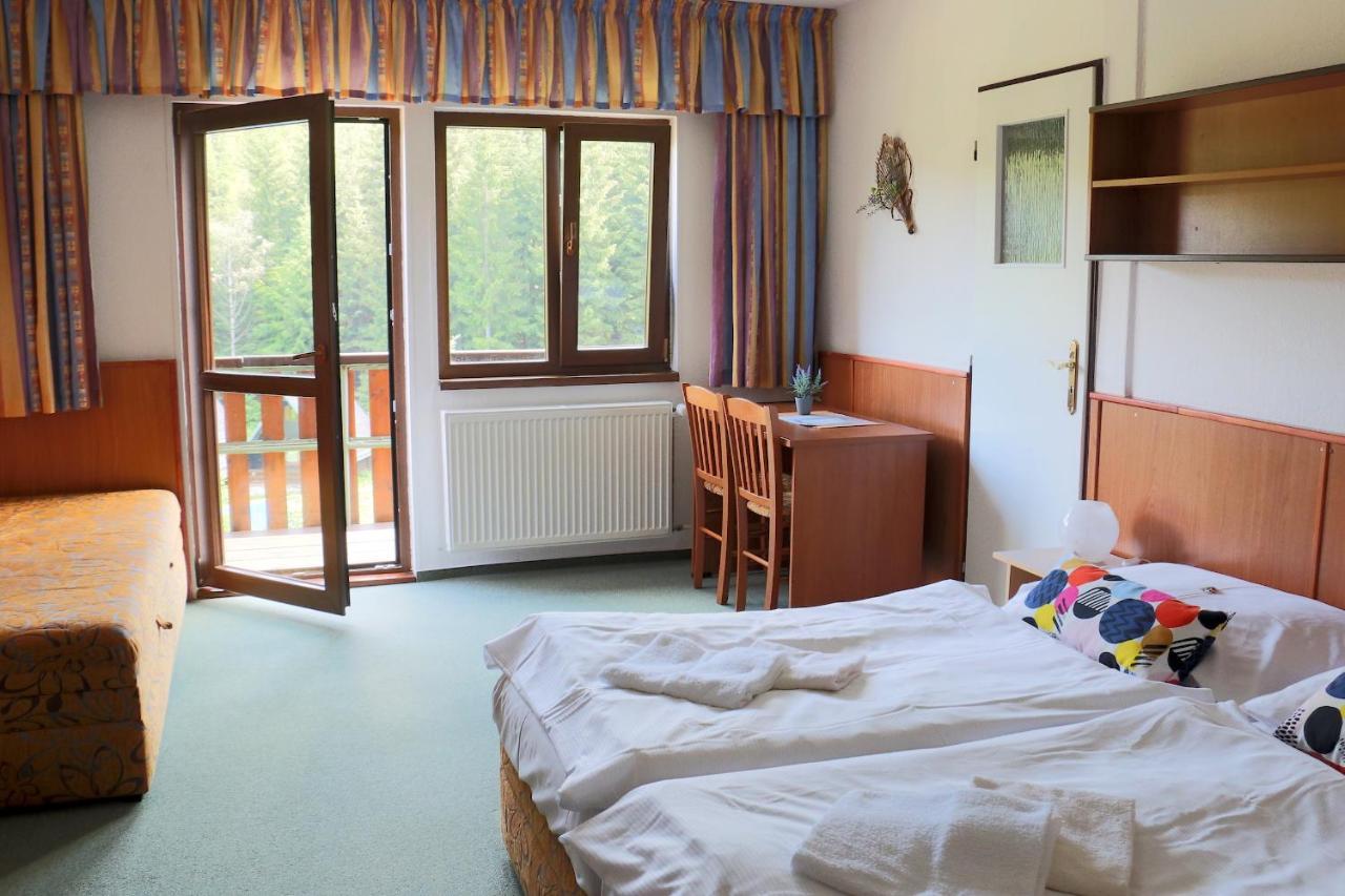 Hotel Maredis Kořenov Екстериор снимка