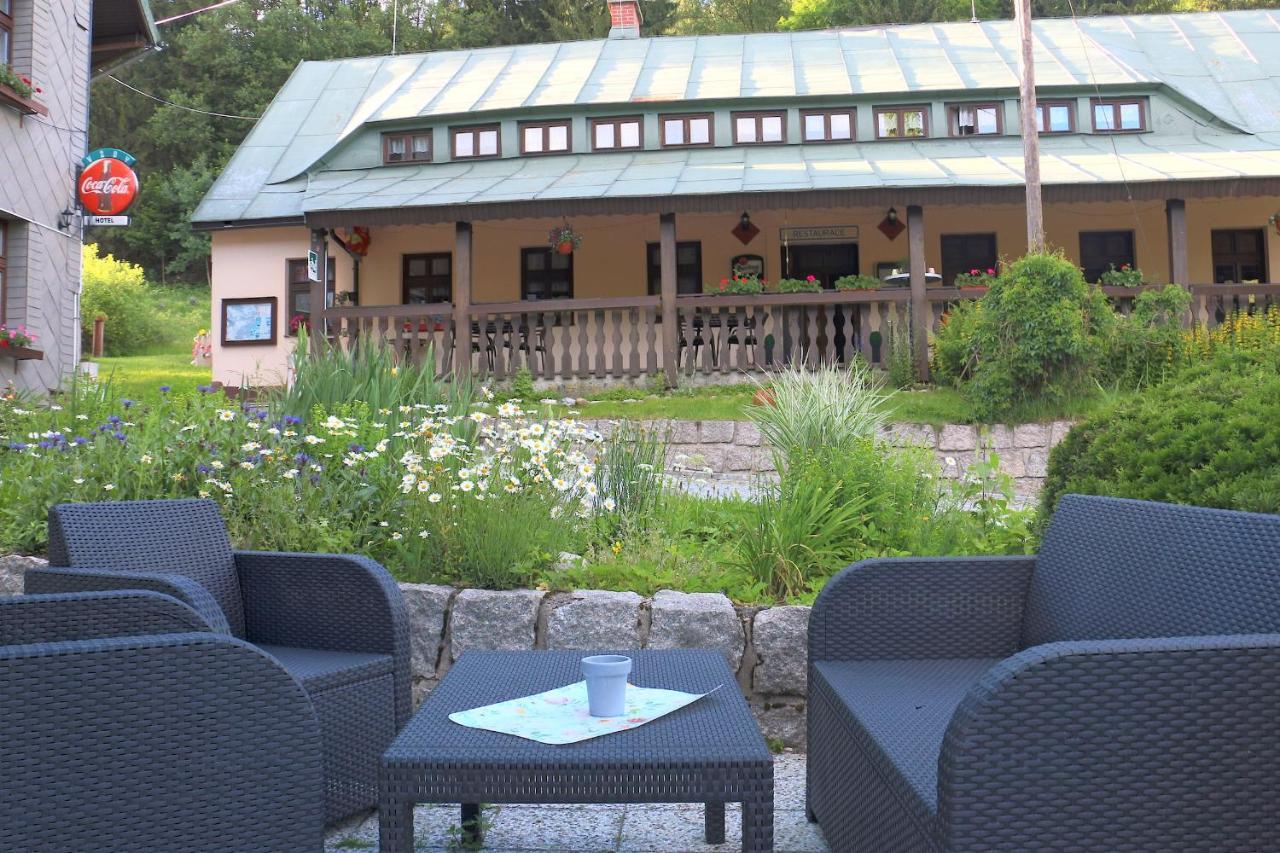 Hotel Maredis Kořenov Екстериор снимка