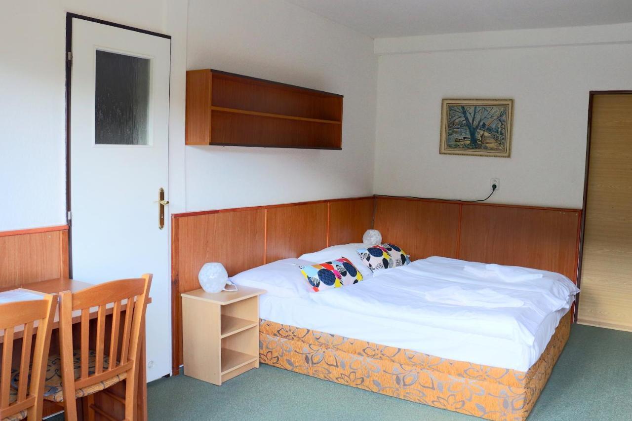 Hotel Maredis Kořenov Екстериор снимка