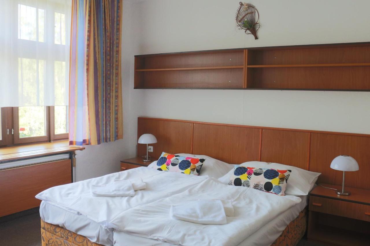 Hotel Maredis Kořenov Екстериор снимка