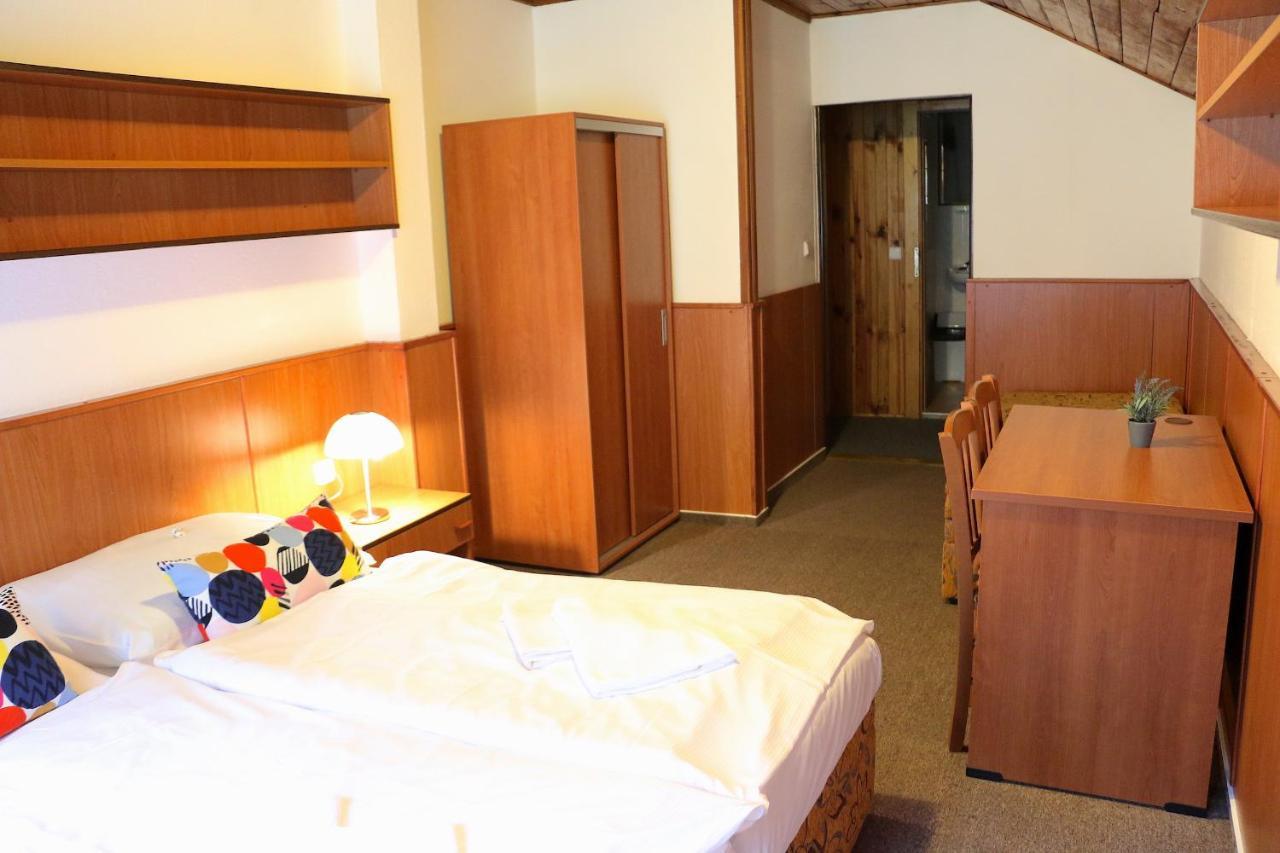 Hotel Maredis Kořenov Екстериор снимка